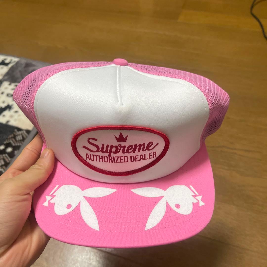 Supreme ピンクホワイト トラッカーキャップ