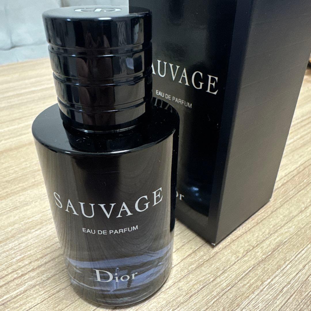 Dior SAUVAGE Eau de Parfum 箱付き