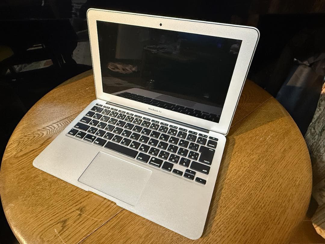 MacBook本体 MacBook Air 11-inch, 4GB SSD128GB 2014