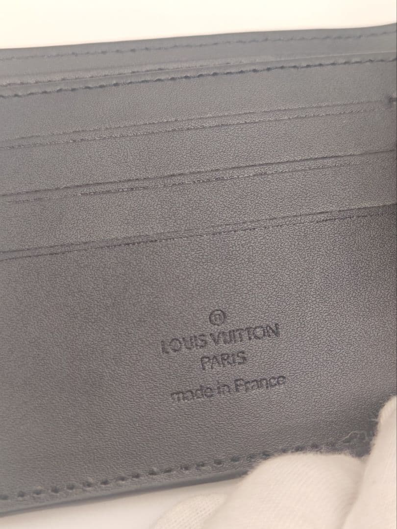 LOUIS VUITTON グラフィット 二つ折り財布 黒 中古　美品