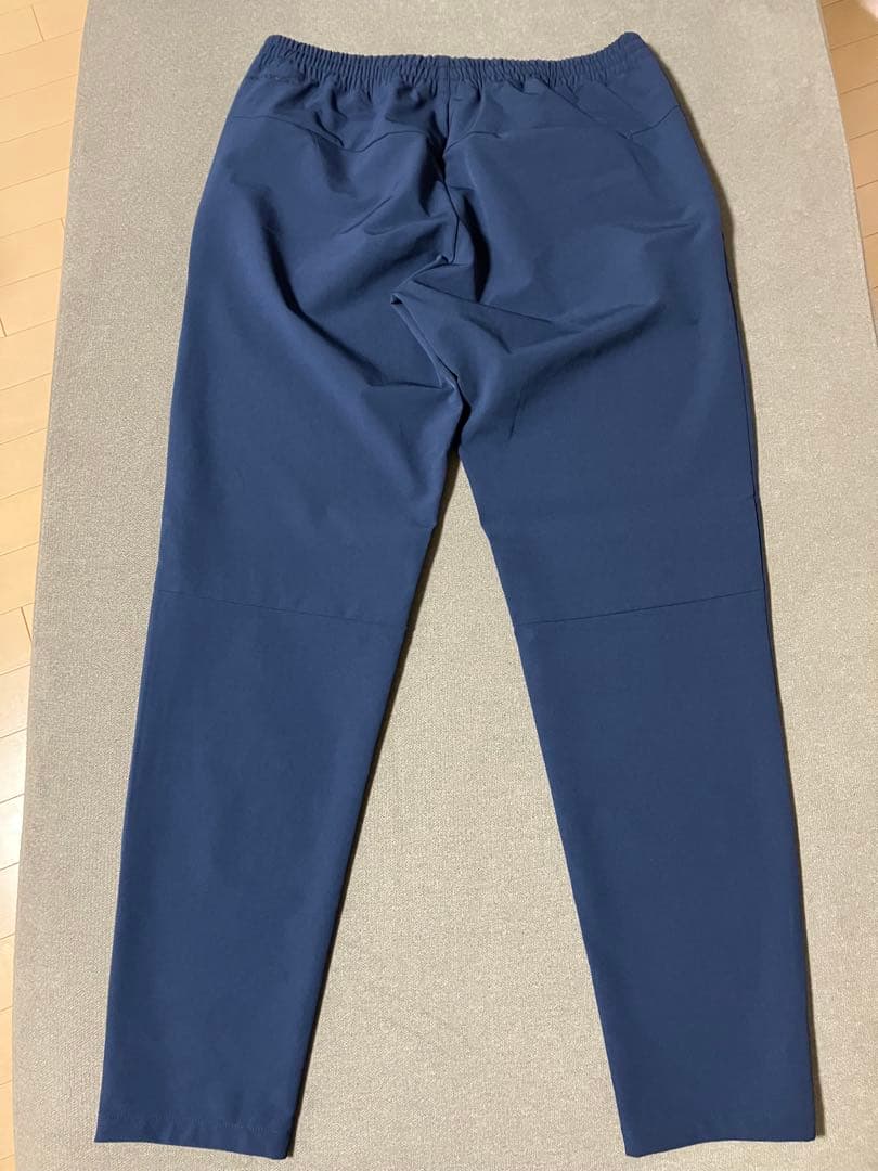 ☆美品☆UNDER ARMOUR UA UNLINED WOVENメンズ上M下L