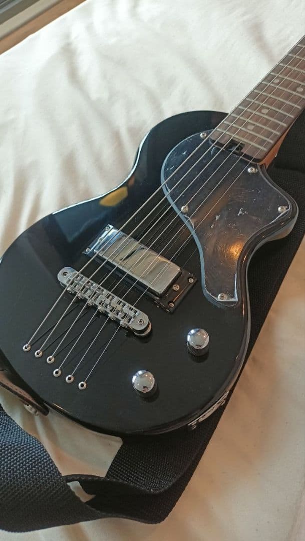 エレキギター BLACKSTAR CARRY-ON ST