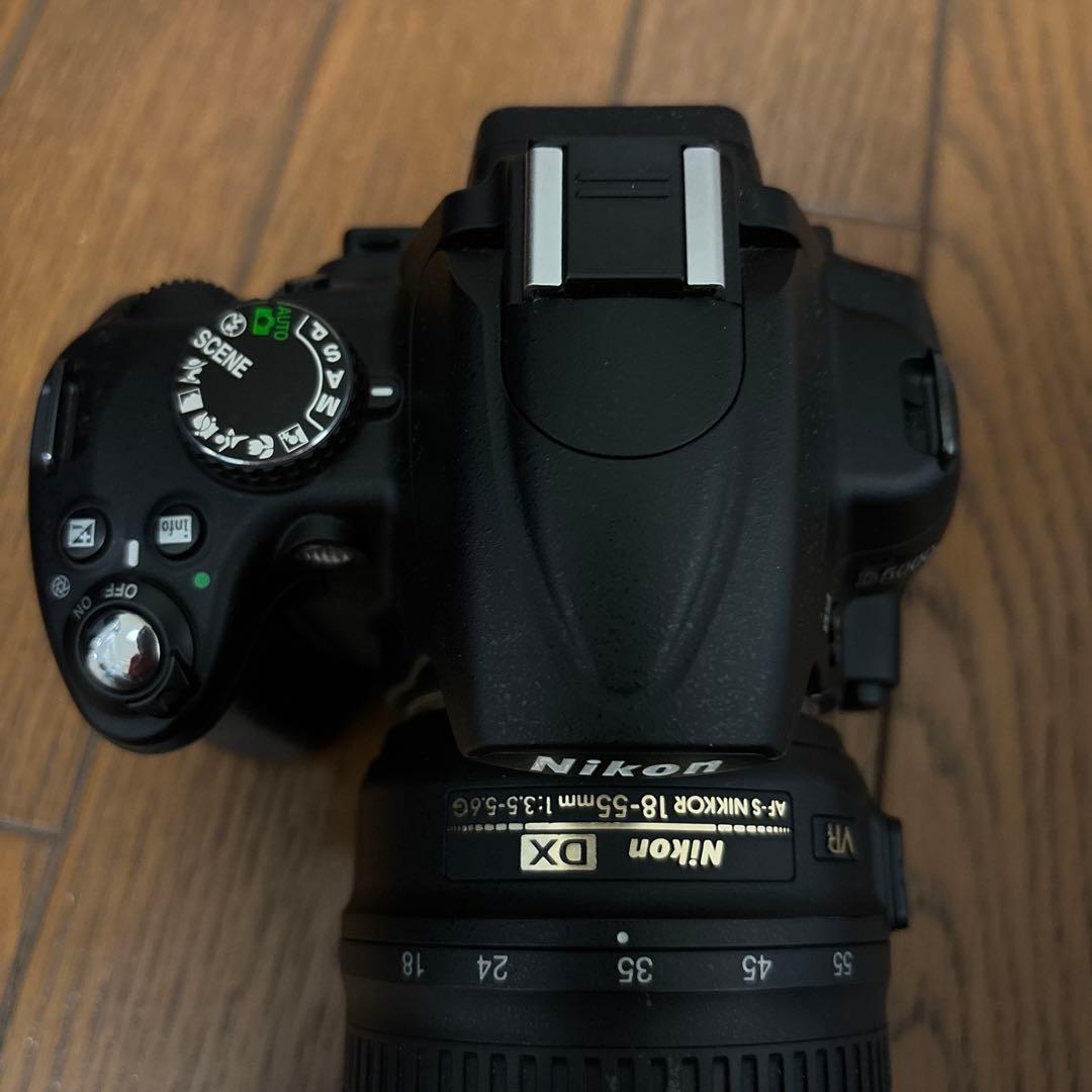Nikon D5000 デジタル一眼レフ AF-S 18-55mmレンズ付き