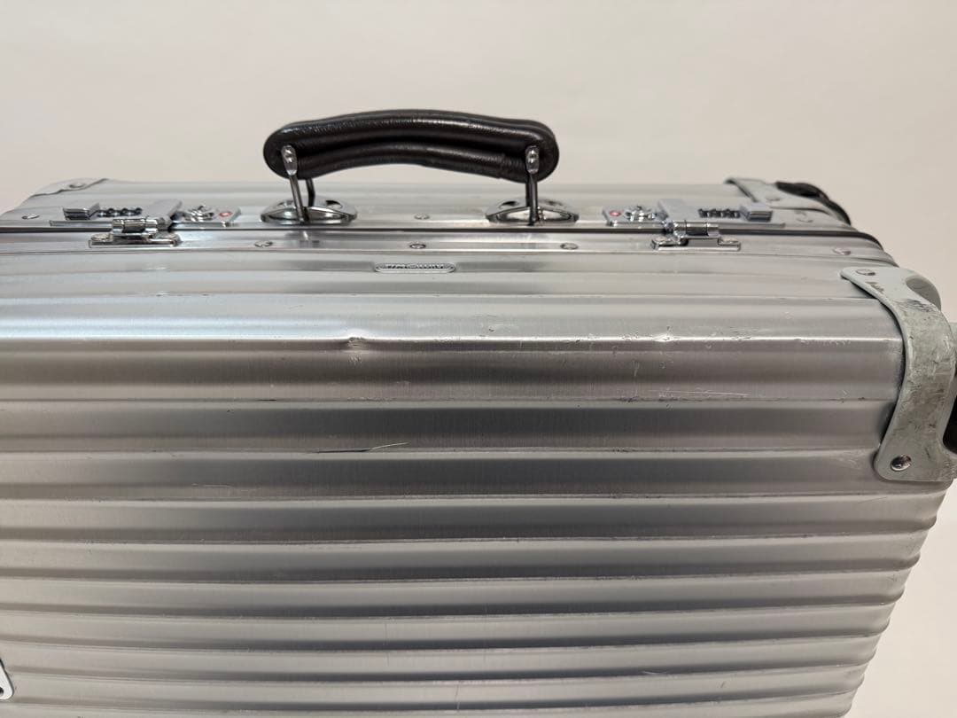 リモワ クラシックフライト 35L シルバー 4輪