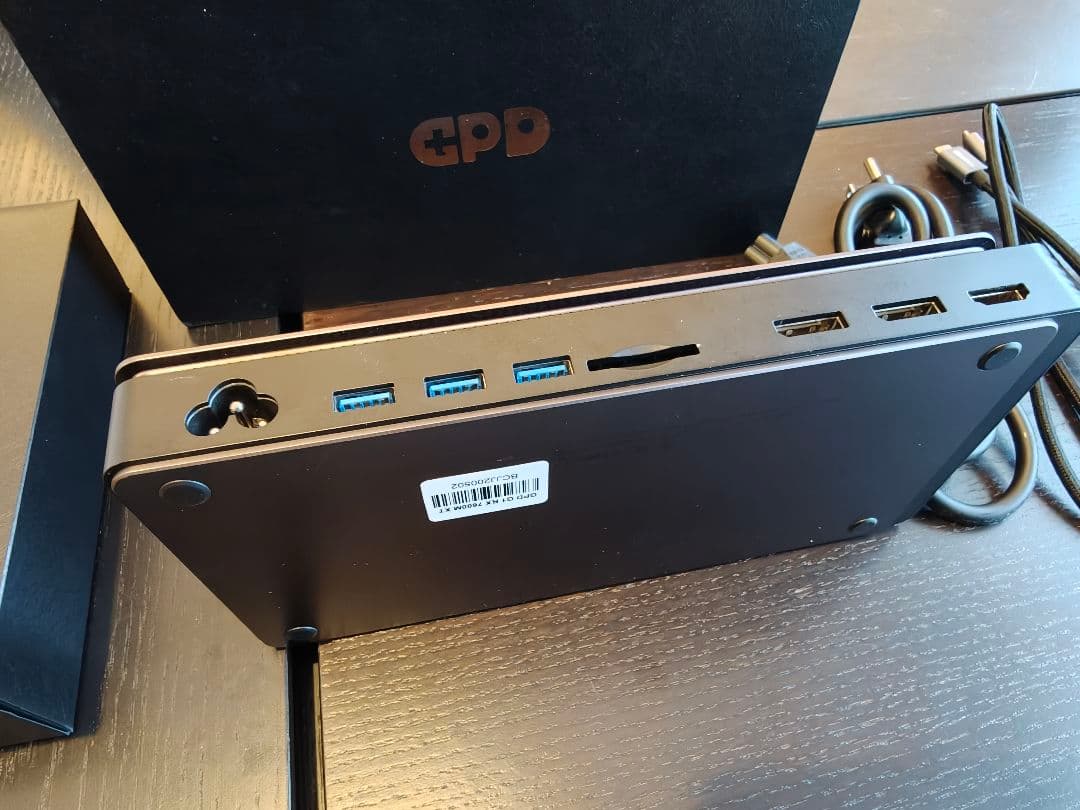 グラフィックボード・グラボ・ビデオカード GPD G1 RX7600M XT eGPU Box