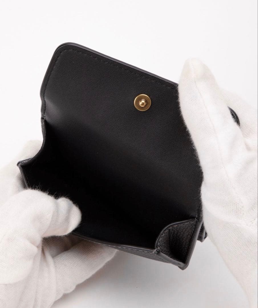 【新品　特別価格！】ブラックレザー三つ折り財布