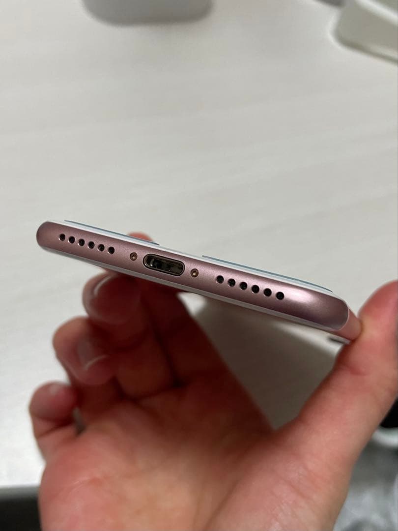 iPhone 7 ローズゴールド ケース付き　バッテリー100% 128GB