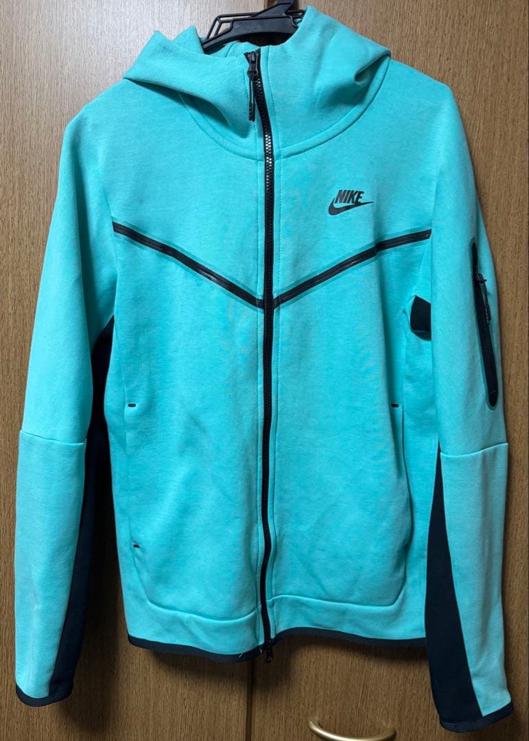 Nike テックフリース　Ｓ　セントラルシー着用モデル　ティファニーブルー