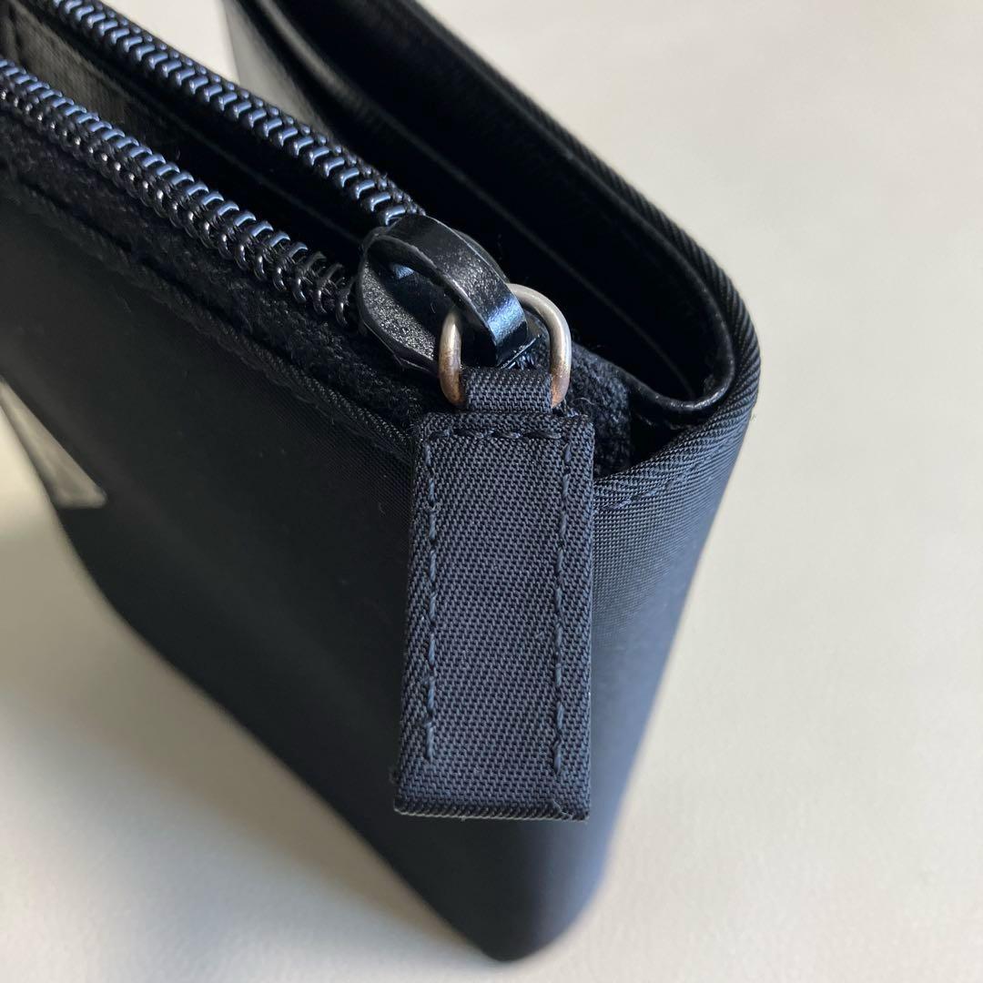 PRADA プラダ　ナイロン　ラウンドファスナー　二つ折り財布　ブラック　訳アリ