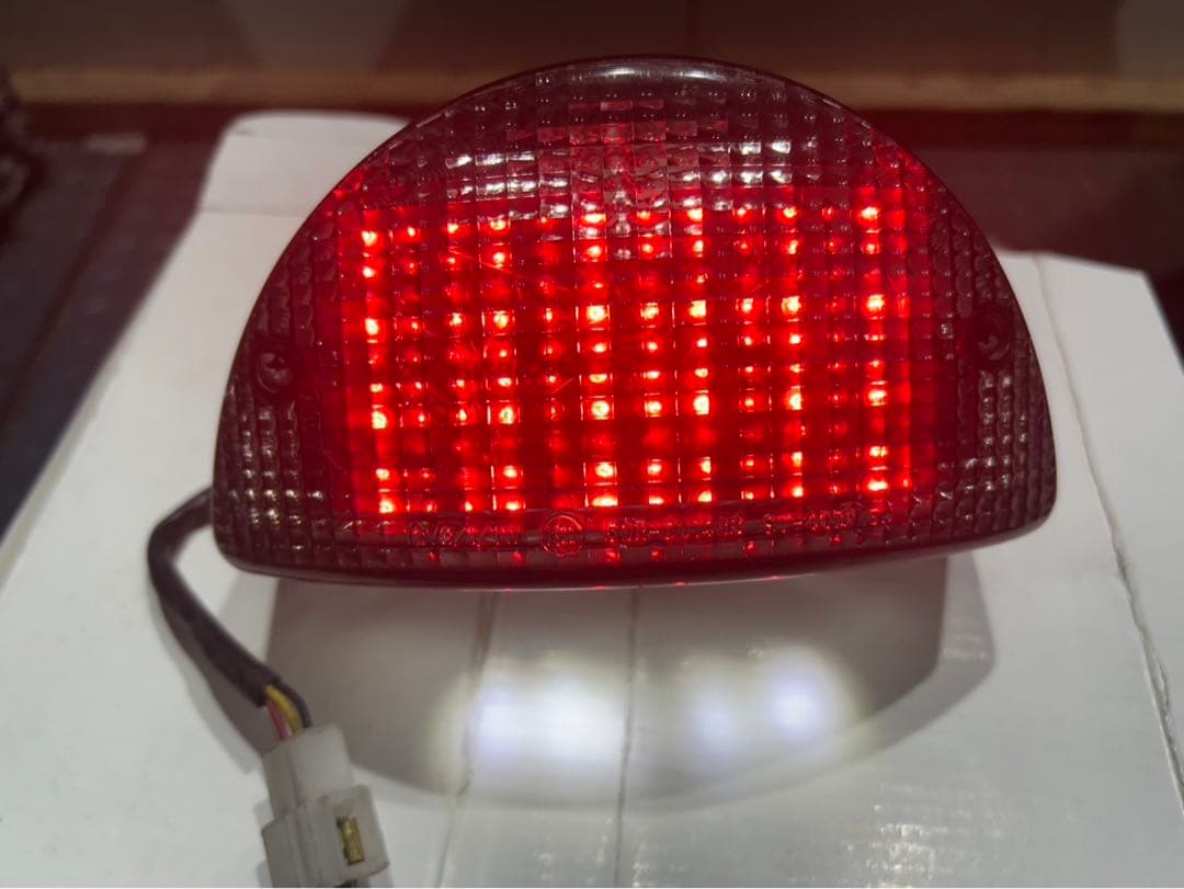 カワサキ　ゼファー750用社外　スモークLEDテールランプ