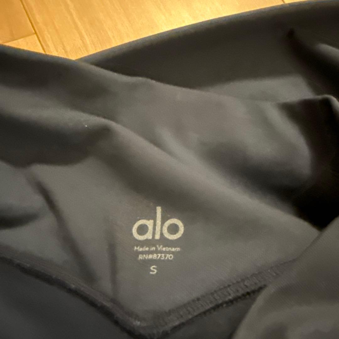 g*送様 新品未使用　alo Airbrush Winter Warm Sサイズ
