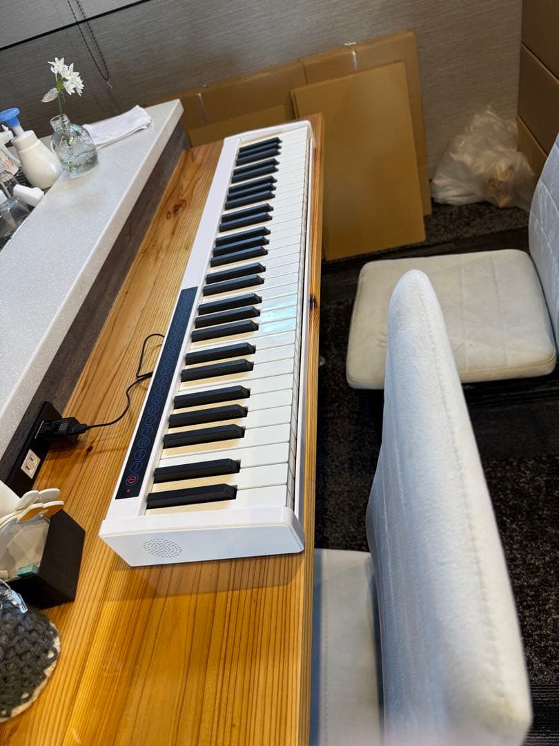 pi　電子ピアノ61盤　軽量　キャリングケース付き