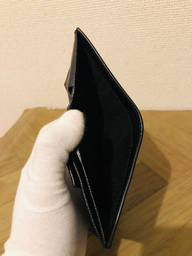PRADA ブラック 二つ折り財布　ICチップ(RFID)搭載