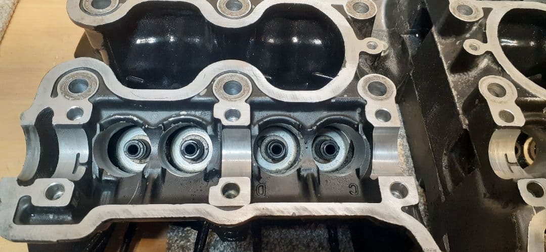CB750F　CB750FBB　シリンダーヘッド　再塗装品