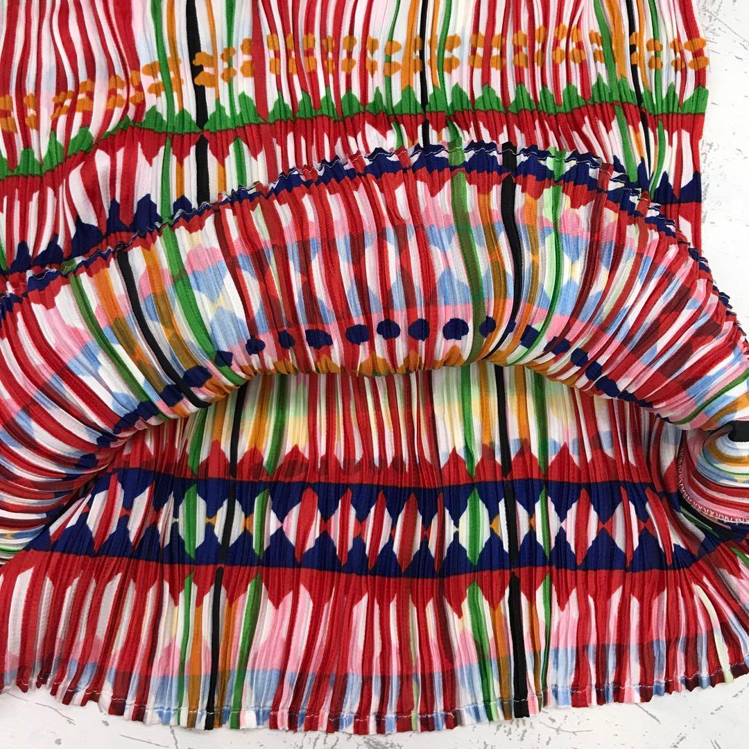 pleats please マルチカラーエキゾチック 半袖プリーツトップス