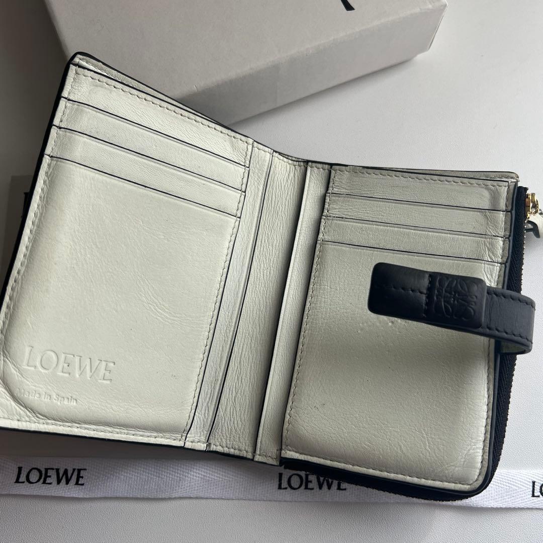210 美品 LOEWE ロエベ 2つ折り財布