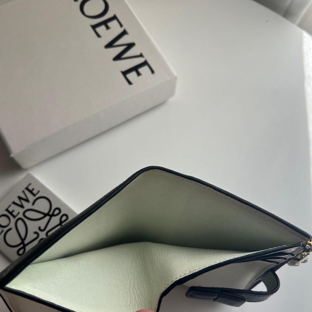 210 美品 LOEWE ロエベ 2つ折り財布