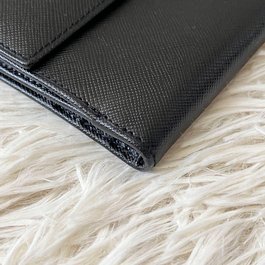 未使用✨PRADA プラダ　サフィアーノ　三つ折り財布　トライアングルロゴ　黒