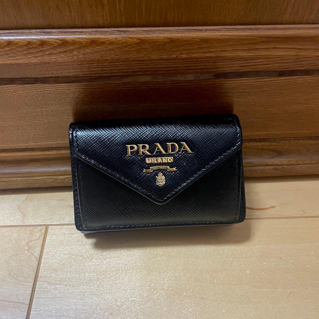 プラダ 三つ折り ミニ財布 PRADA