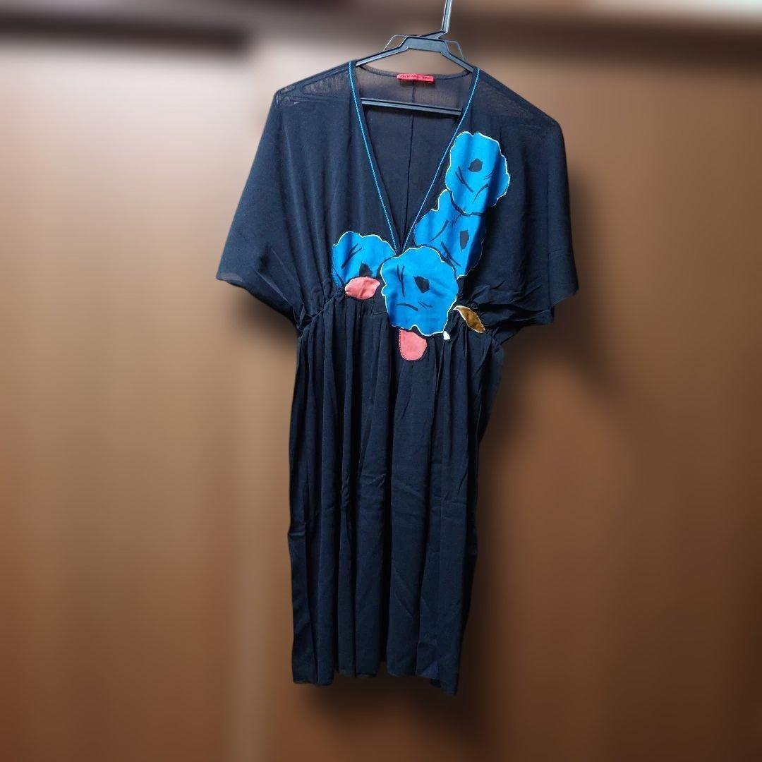 花柄刺繍 半袖ワンピース 黒