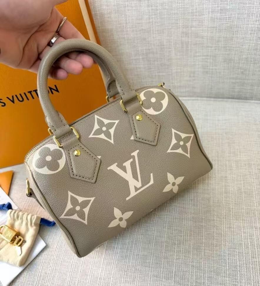 Louis Vuitton モノグラムミニバッグ