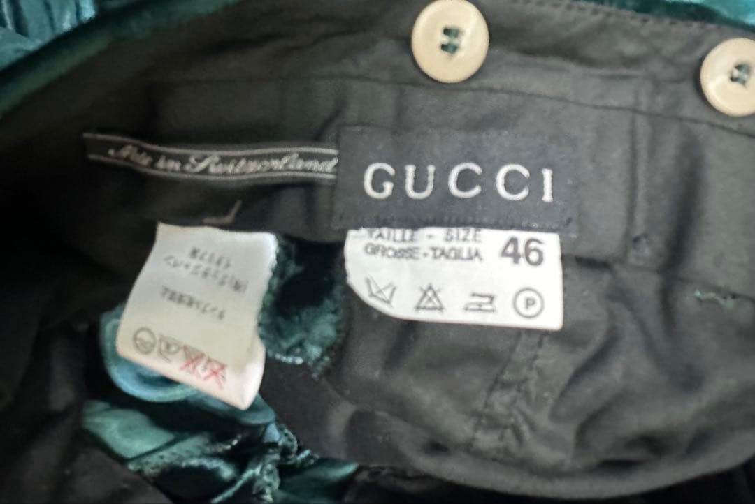 GUCCIベルベット 玉蟲カラースーツ
