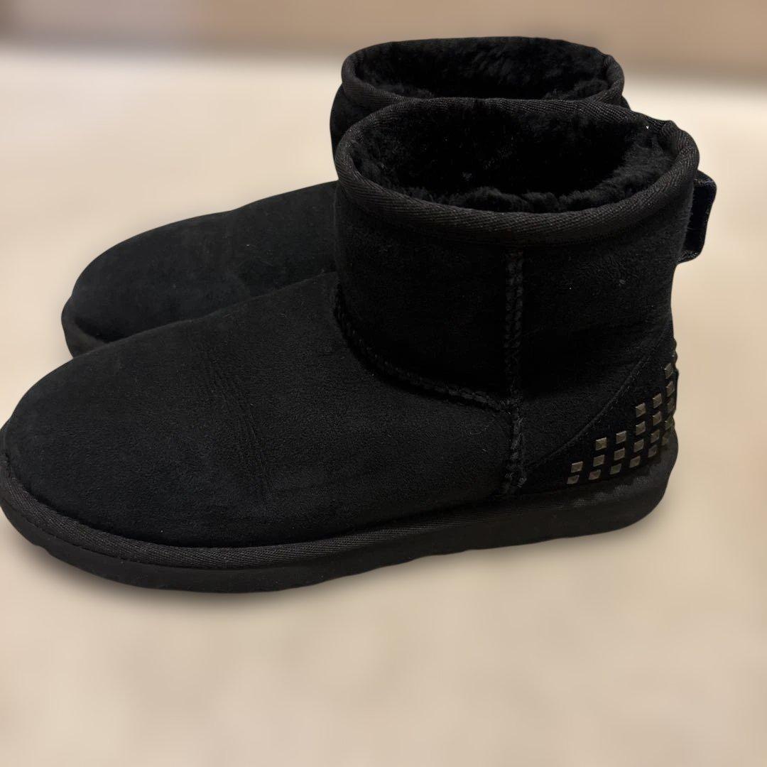 UGG美品❤️ムートンショートブーツ　スタッズ付き黒　最終値下げ中！！