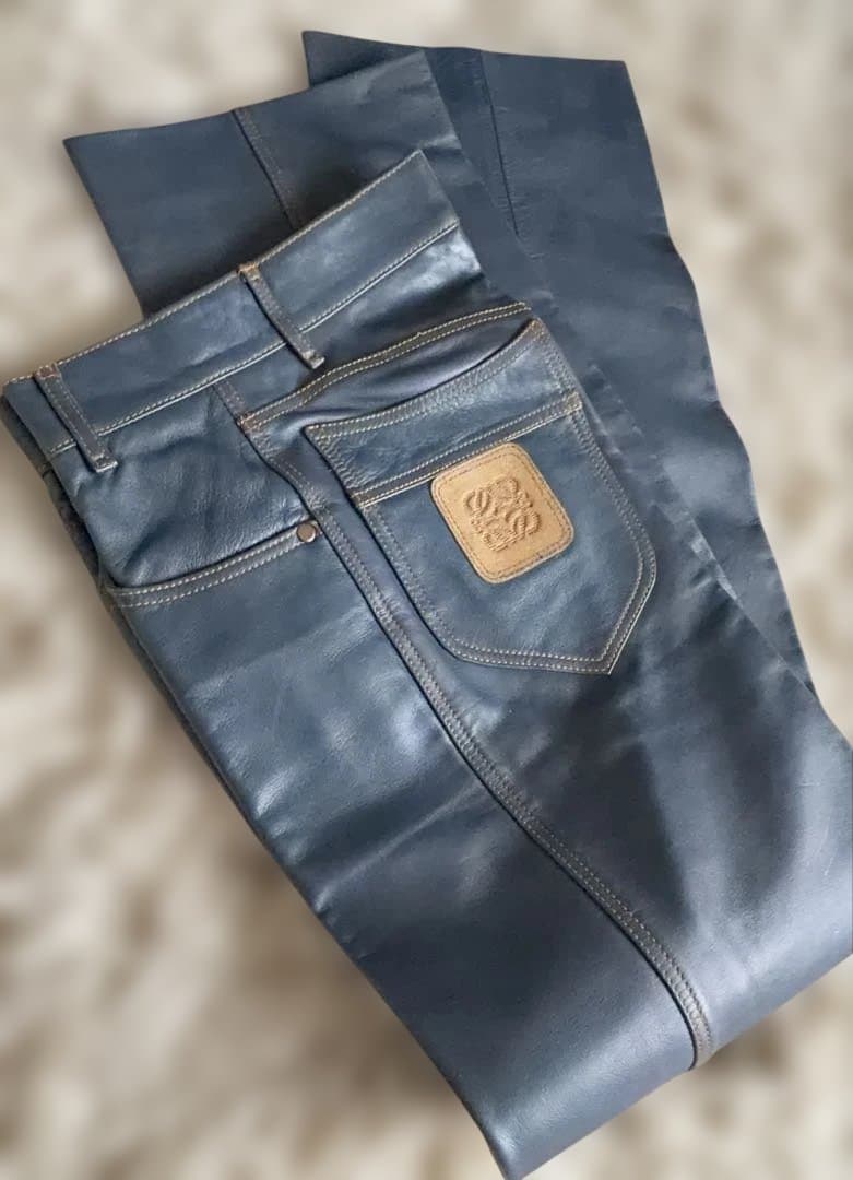 ロエベLOEWE ネイビー レザー　デニム風 ハイウエストパンツ細身ストレート