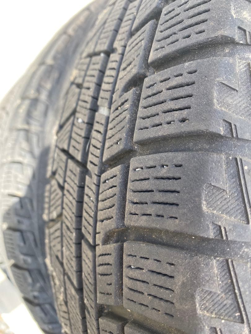 【最終値下げ】YOKOHAMAスタッドレスタイヤ15インチ2本 トヨタホイール