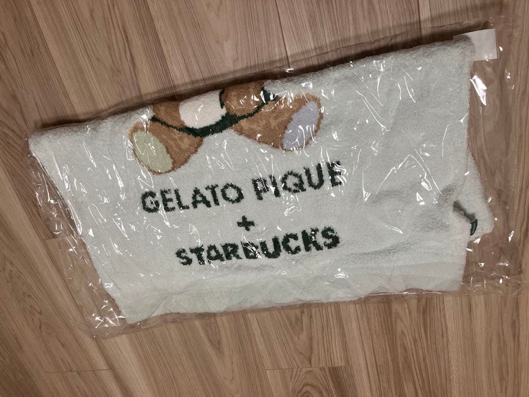ジェラピケ Starbucks パウダー ベアジャガードプルオーバー グリーン