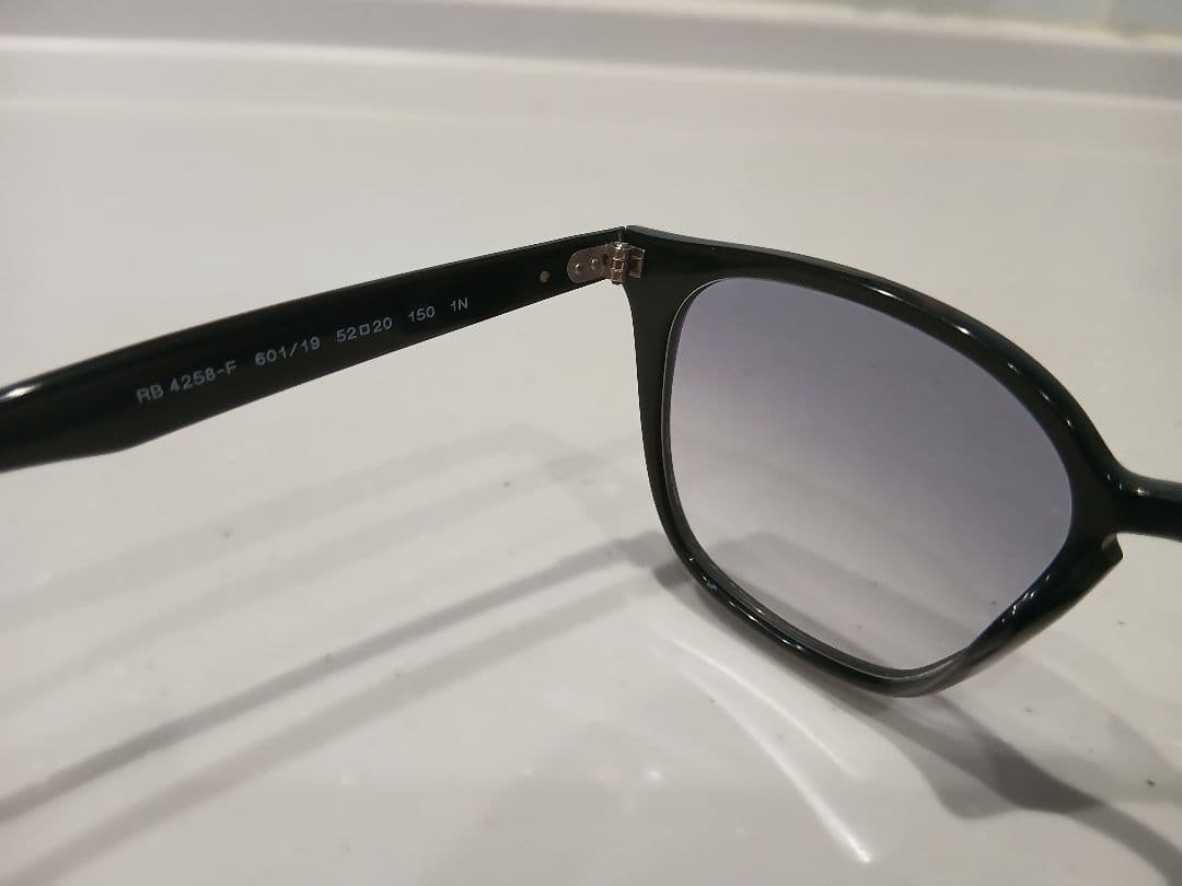 K*Ｋ様 Ray-Ban ブラック キャットアイ サングラス