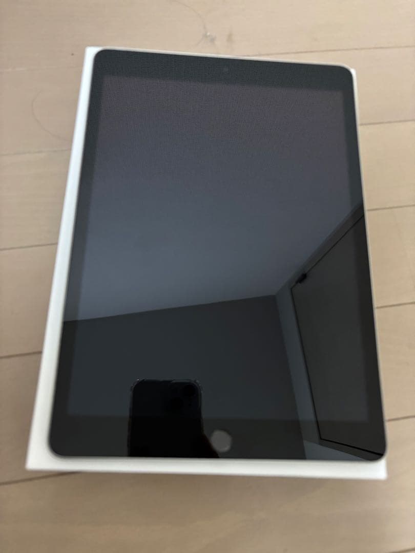 【第9世代】Apple iPad 10.2インチ シルバー 本体