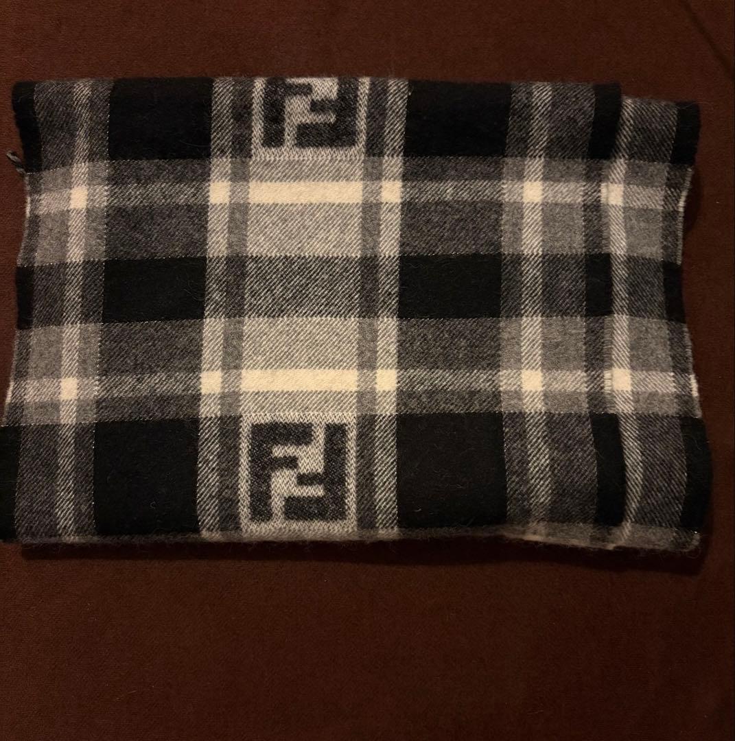 Fendi チェック柄マフラー