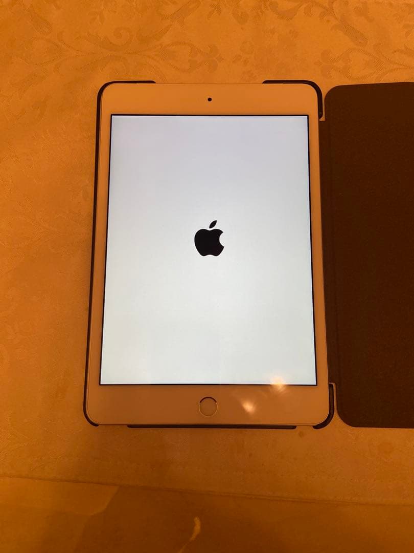 T*o様 [美品] Apple iPad mini4 シルバー　128GB 本体