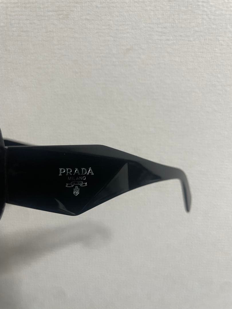 PRADA ブラック　サングラス