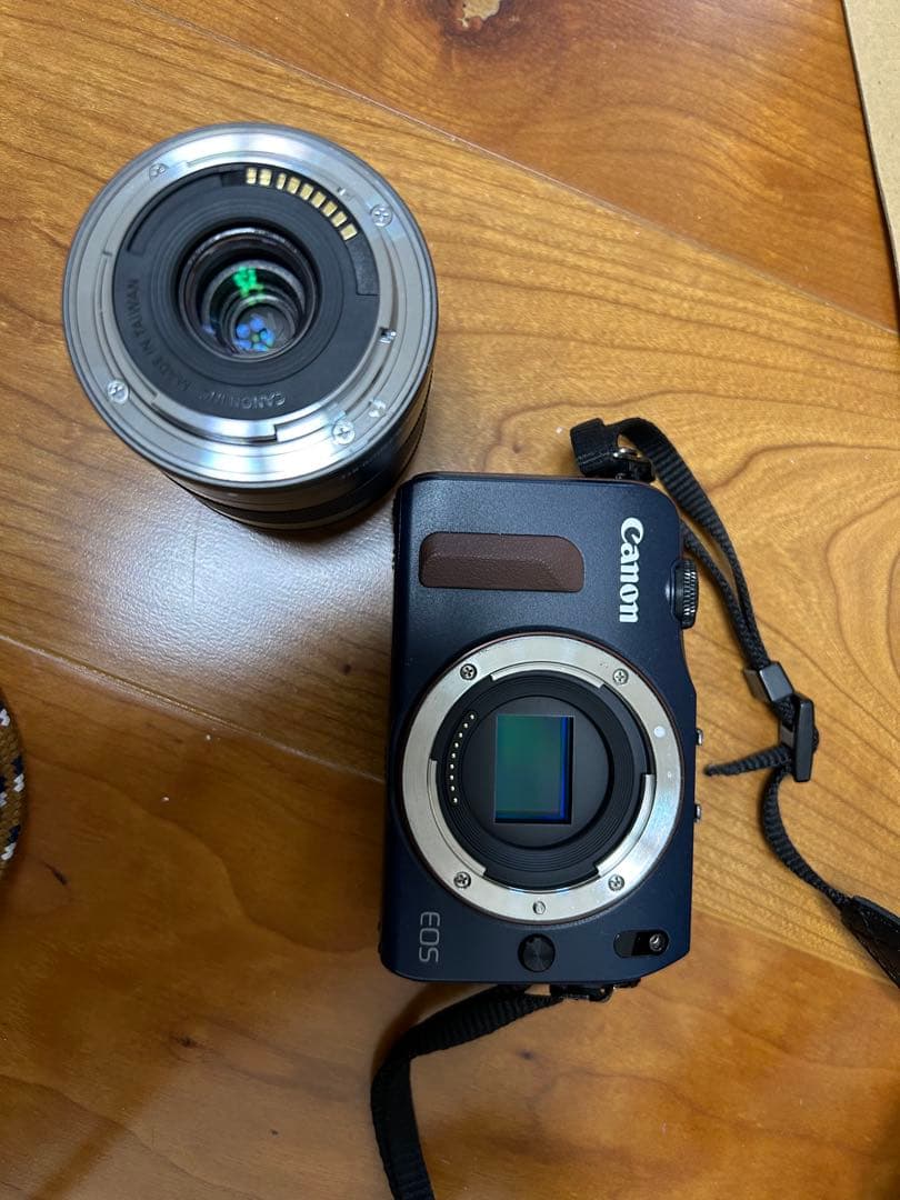 デジタルカメラ Canon EOS M