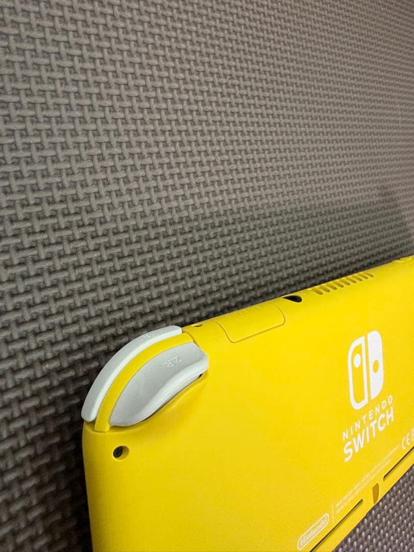 ニンテンドースイッチライト　イエロー