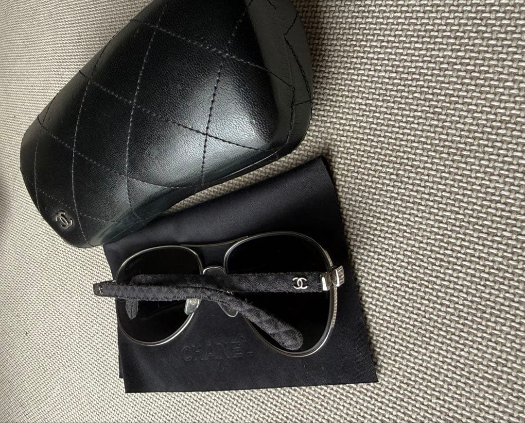 Chanel サングラス　ケースつき