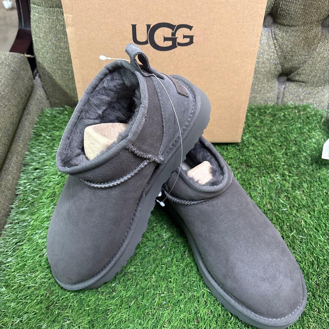 UGG ムートンブーツ　グレー　25センチ