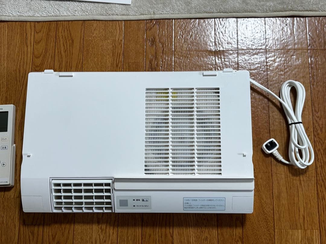洗面所暖房機　TYR340R TOTO