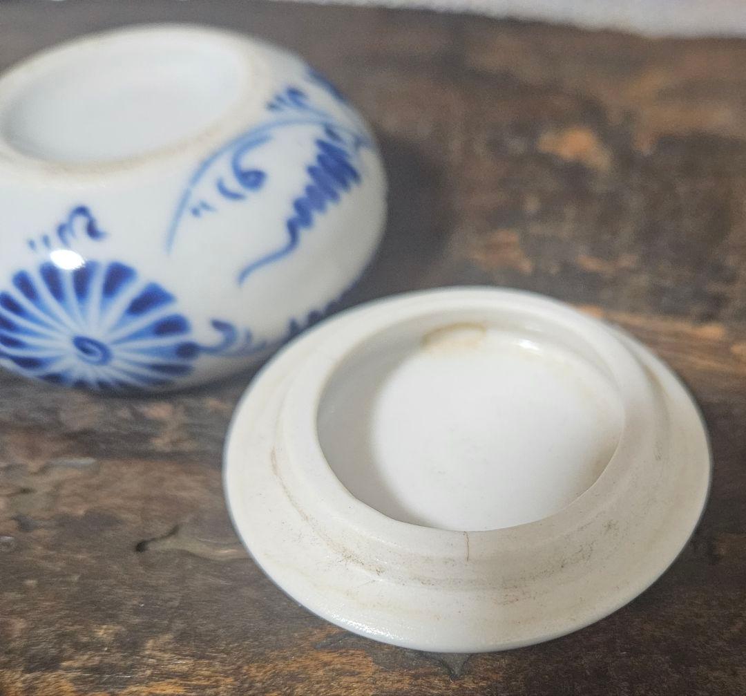 明治時代　古伊万里　染付　安南染付写し 菊唐草文様　香合　蓋物　茶道具茶器