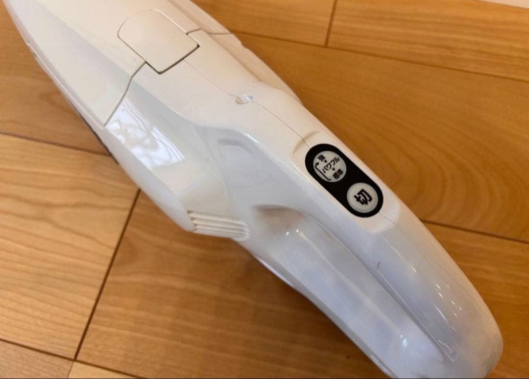 （充電器付）マキタコードレス掃除機　10.8v CL107FD