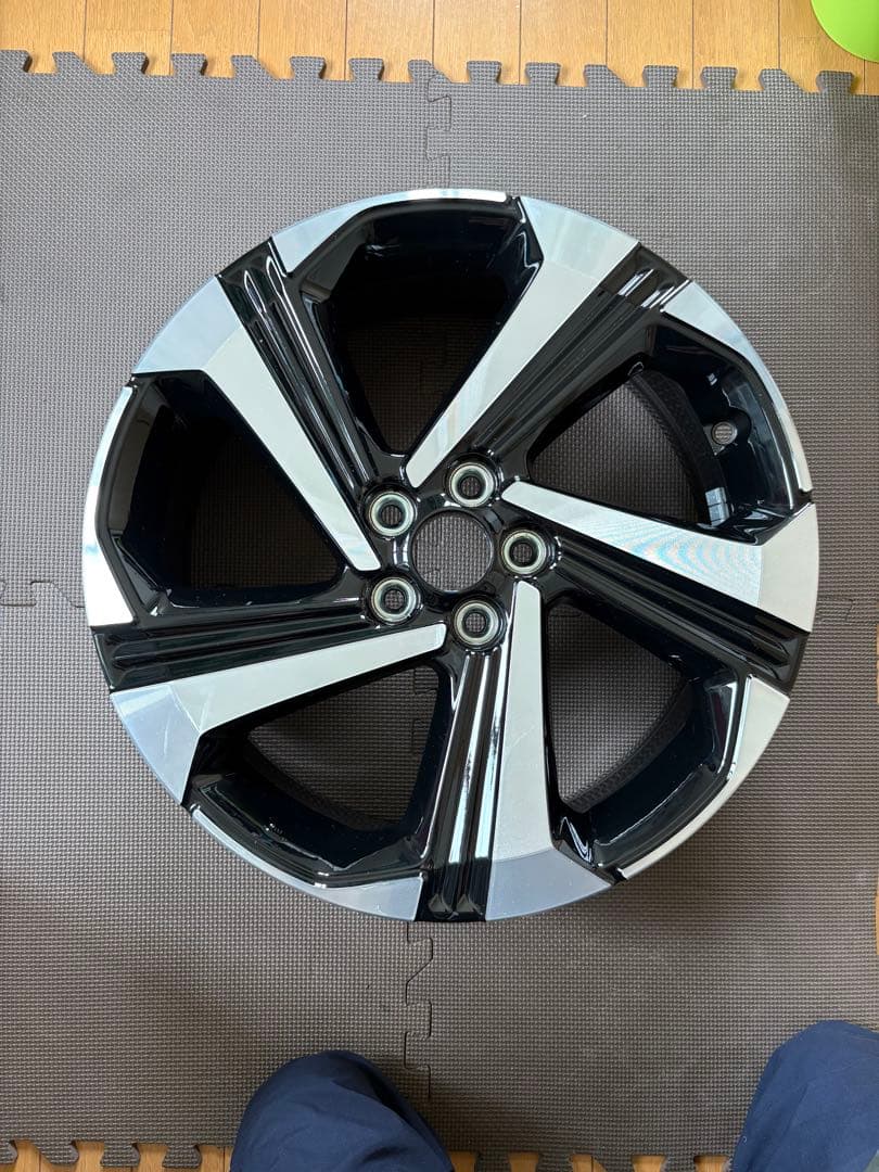 ライズ　純正ホイール　17インチ　195/60R17 90H