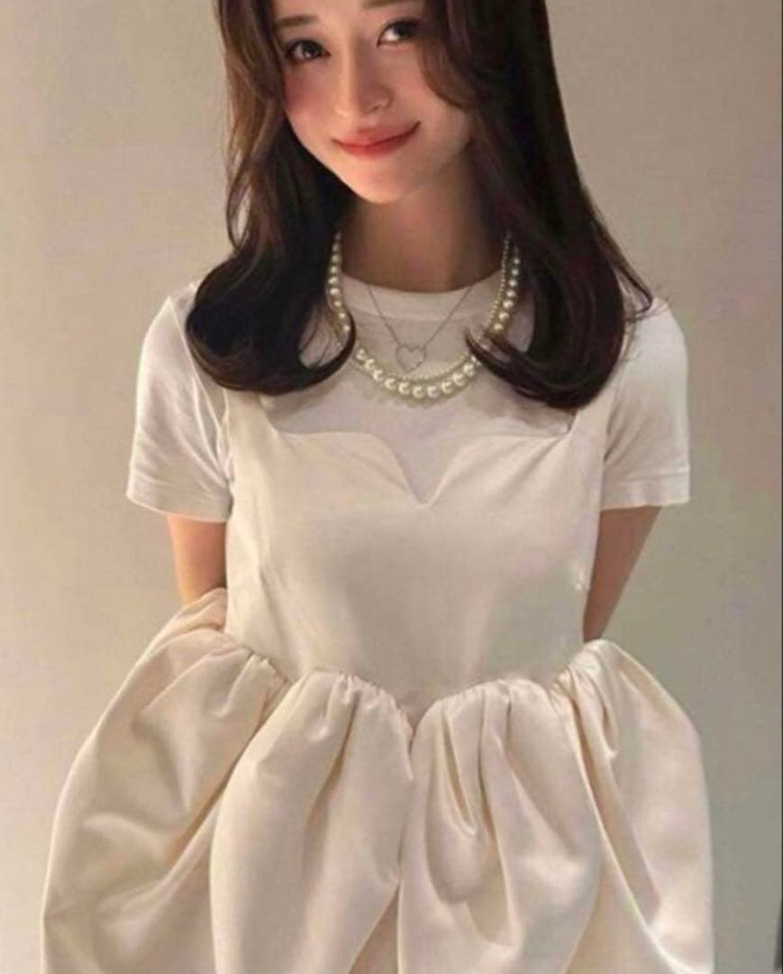 美品 bibiy. BIANCA TOPS ホワイト