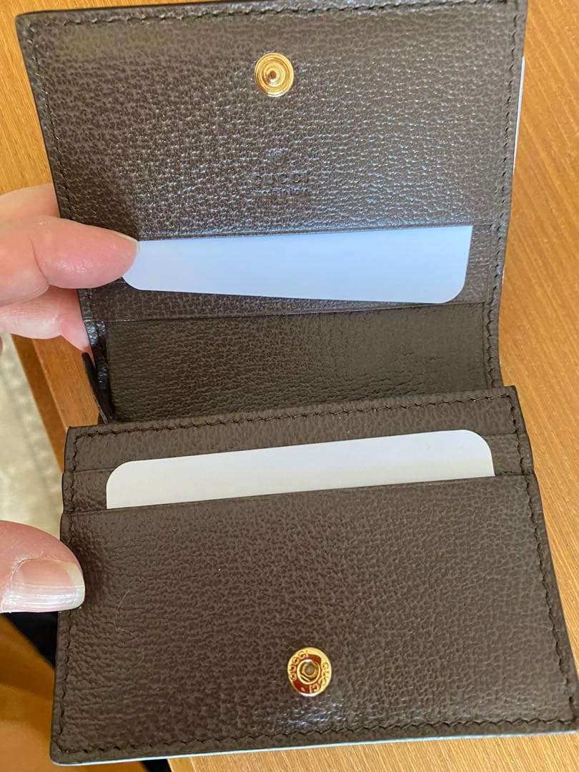 ヴェクナGUCCI 二つ折り財布 グレー 赤 緑