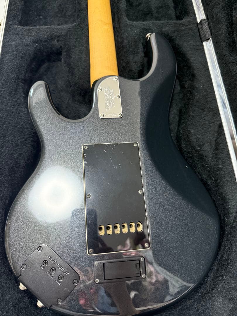 MUSIC MAN Silhouette HSH 2009年製 piezo付き