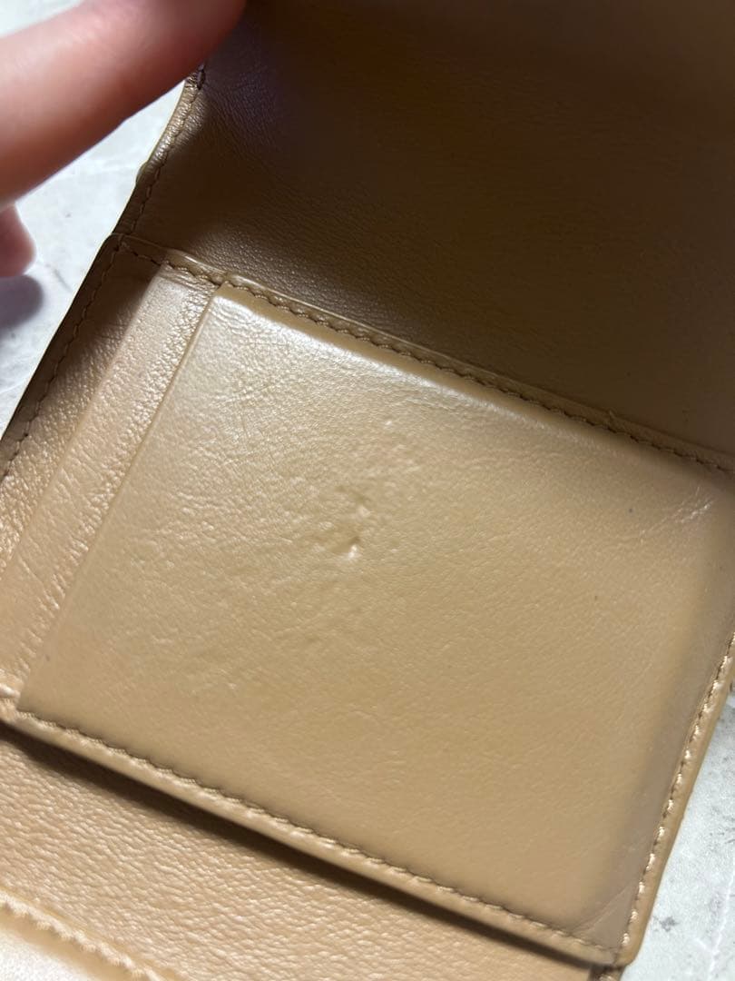 Dior ベージュ エナメル 三つ折り財布