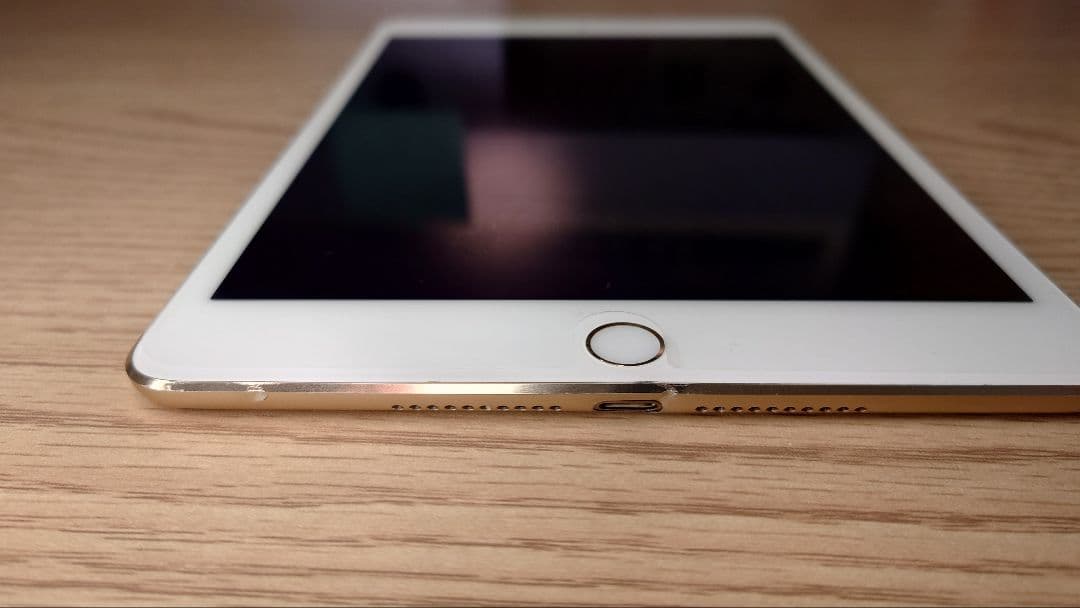 Apple iPad Mini 第4世代 Wi-Fi + Cellular