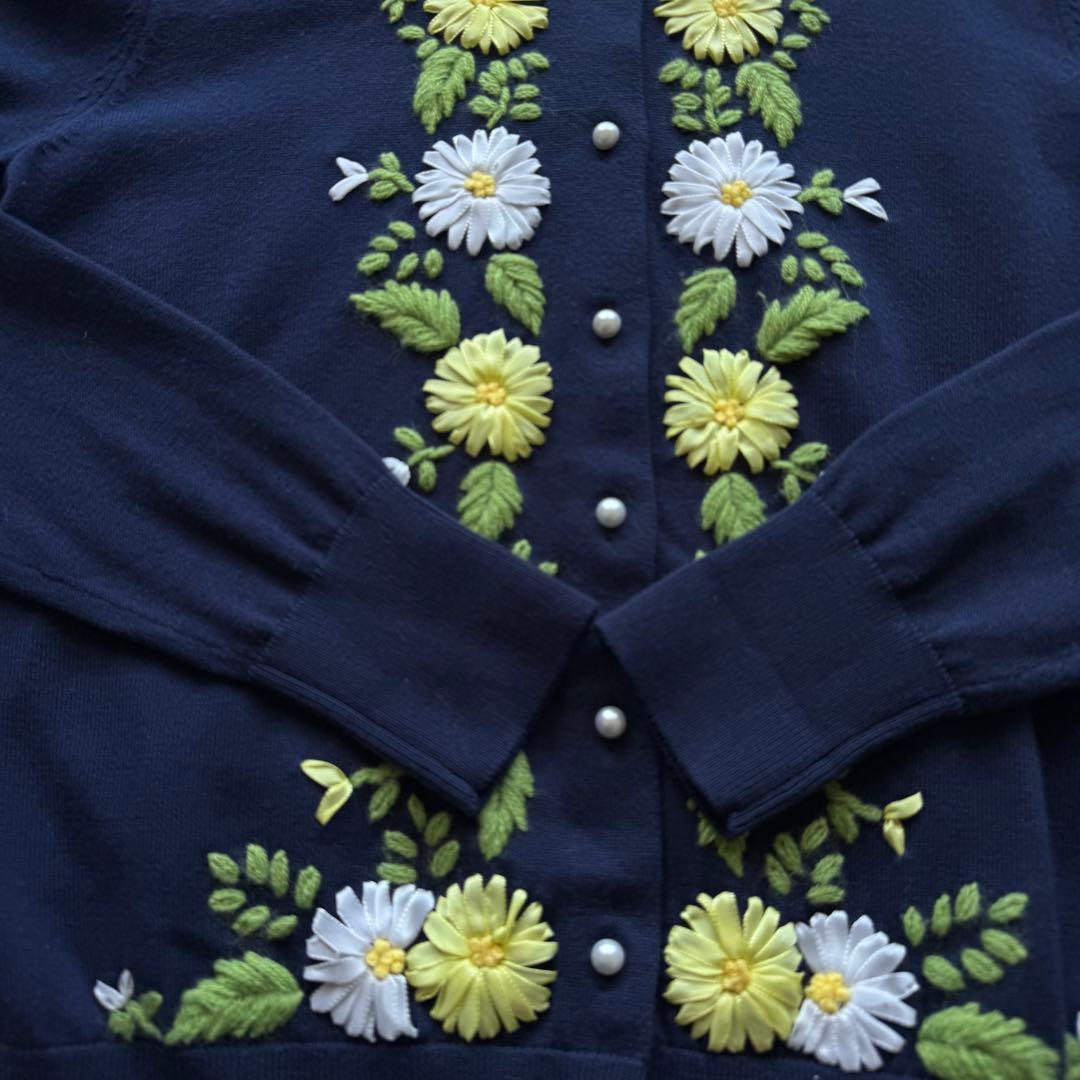 ブルックスブラザーズ スーピマコットン 花柄刺繍 カーディガン パール調 紺 S