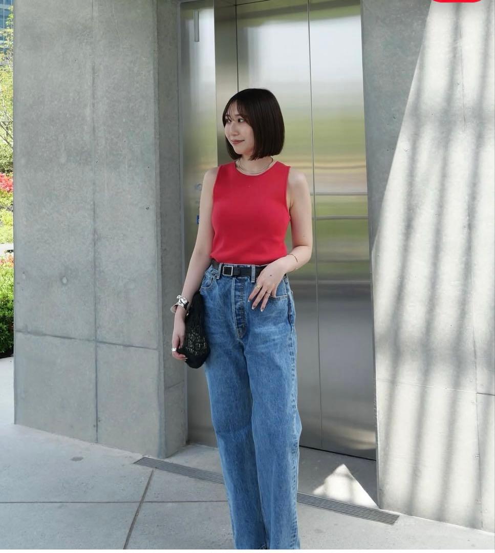 エトレ　ハイライズストレートデニム